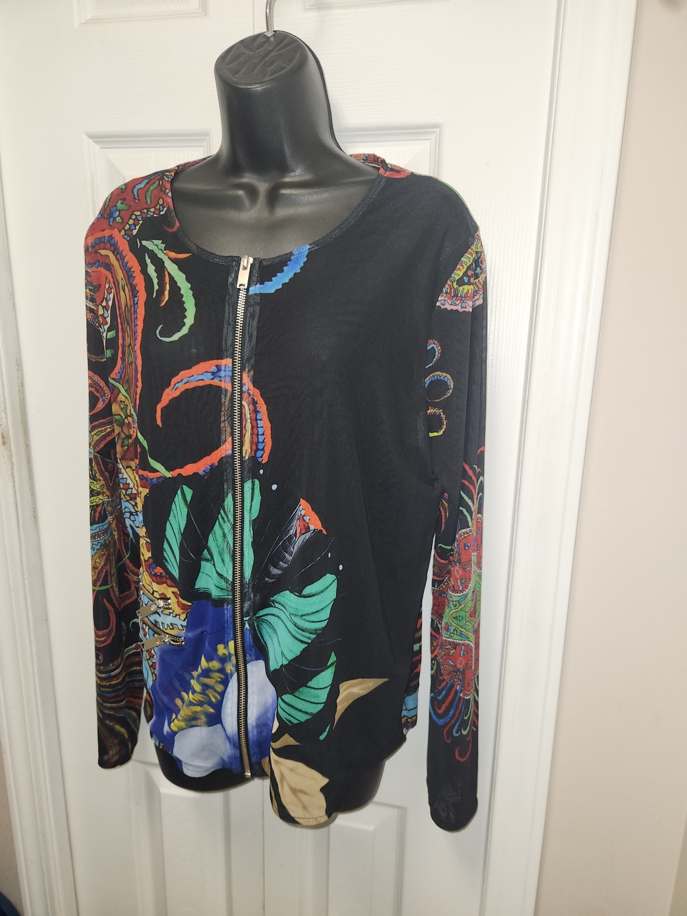 🍉Black Floral Zip-Front Jacket.